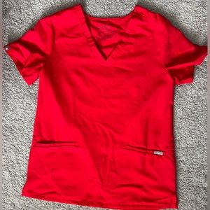 Figs pop red casma scrub top